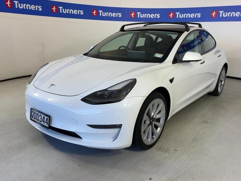 2022 Tesla Model 3 Long Range AWD, photo 3