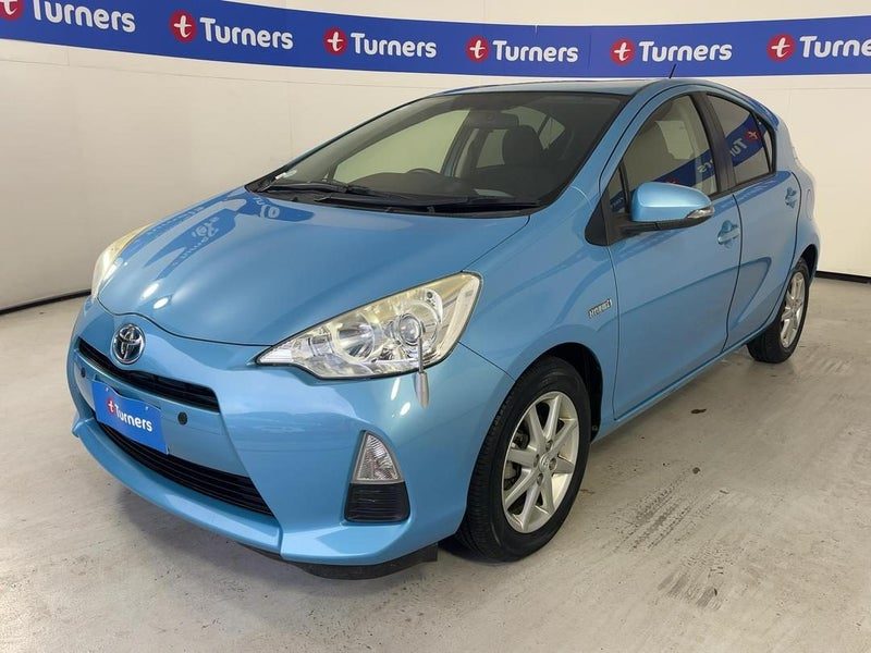 2012 Toyota Aqua, photo 3