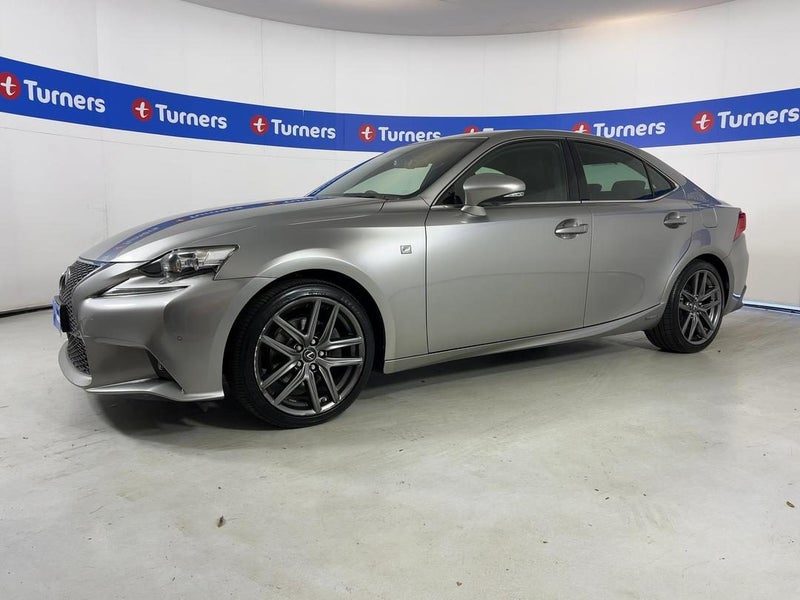 2014 Lexus IS 300h, photo 3