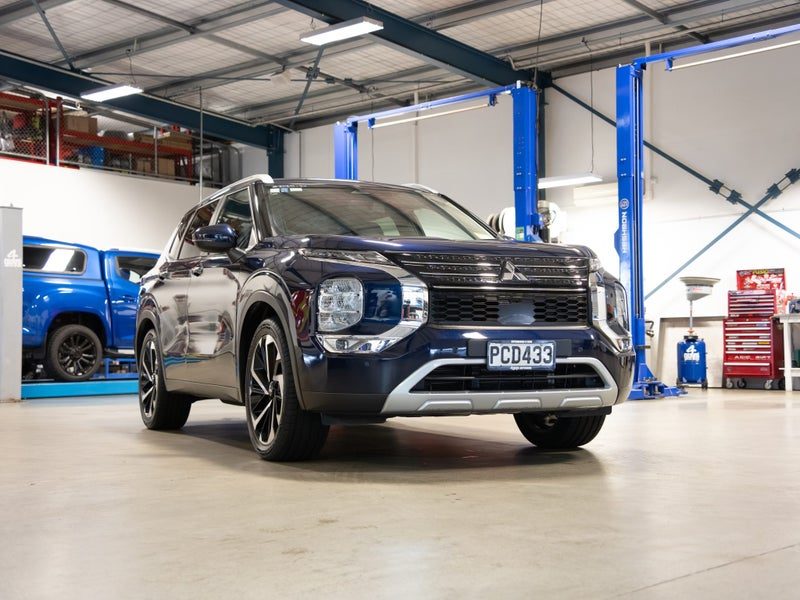 2022 Mitsubishi Outlander XLS 7 Seater, photo 3