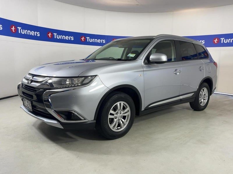 2016 Mitsubishi Outlander LS, photo 3