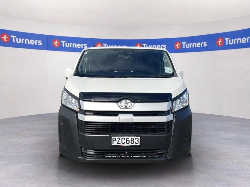 2023 Toyota Hiace ZR GVN, photo 2
