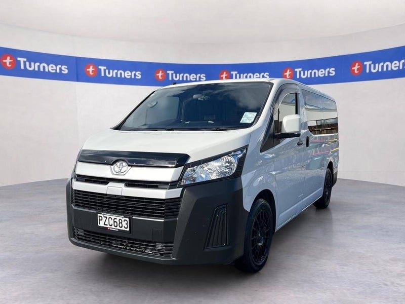 2023 Toyota Hiace ZR GVN, photo 3