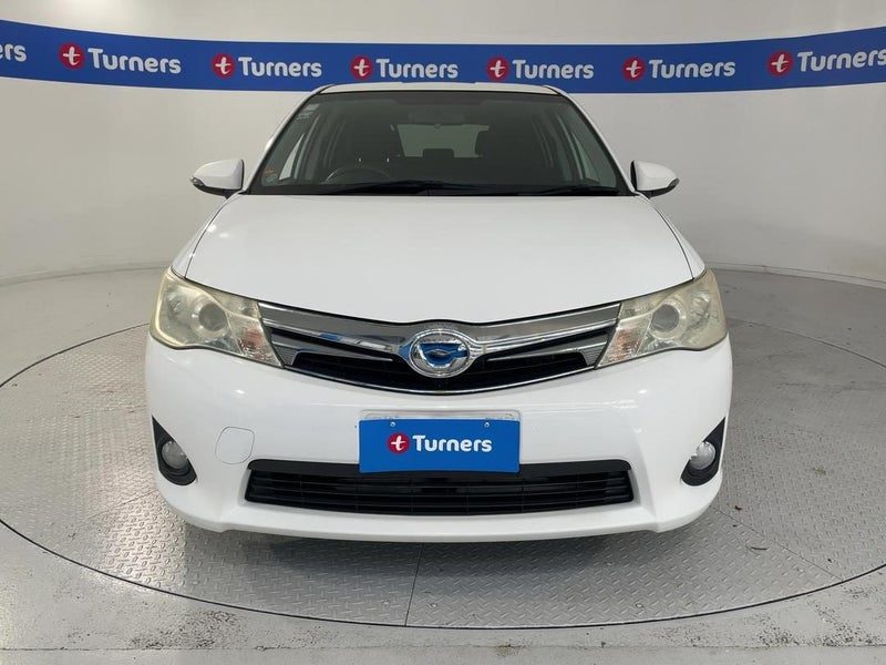 2013 Toyota Corolla Fielder Hybrid, photo 2