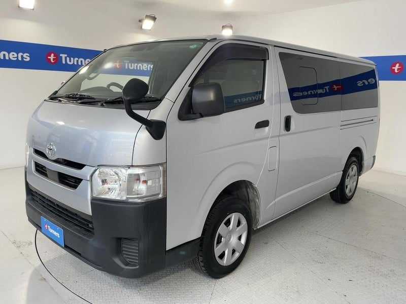 2021 Toyota Hiace, photo 3