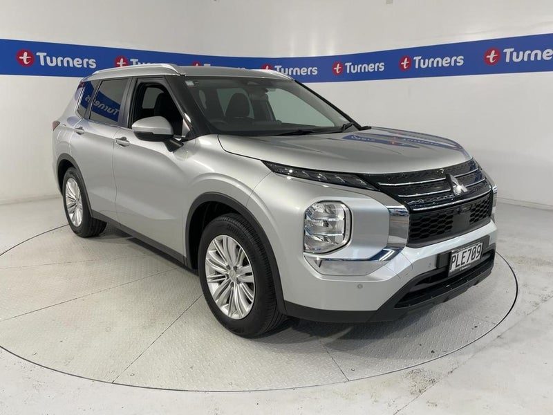 2022 Mitsubishi Outlander LS