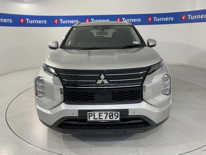 2022 Mitsubishi Outlander LS, photo 2
