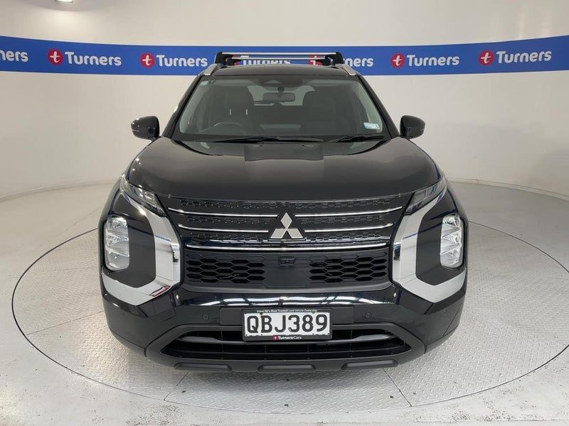 2023 Mitsubishi Outlander LS, photo 2