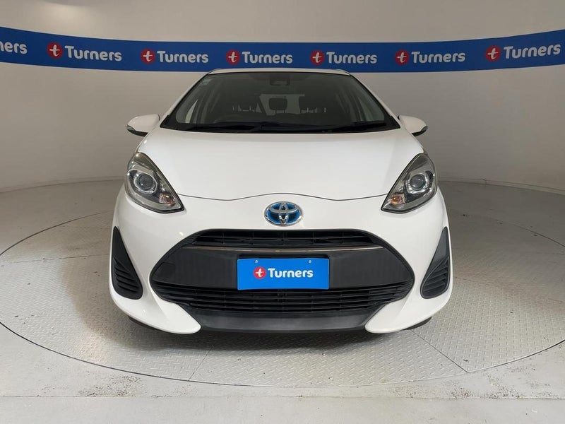 2019 Toyota Aqua, photo 2