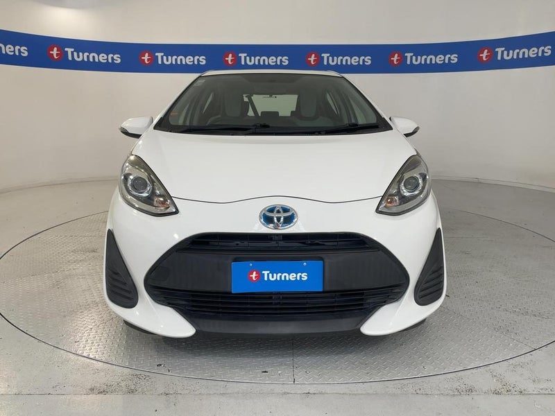 2018 Toyota Aqua, photo 2