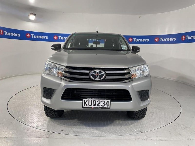 2017 Toyota Hilux SR TD DC 2WD, photo 2