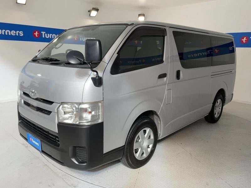 2020 Toyota Hiace, photo 3