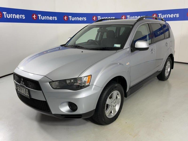 2010 Mitsubishi Outlander LS, photo 3