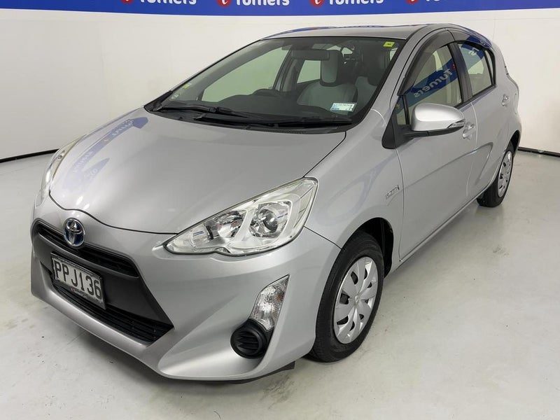 2017 Toyota Aqua, photo 3