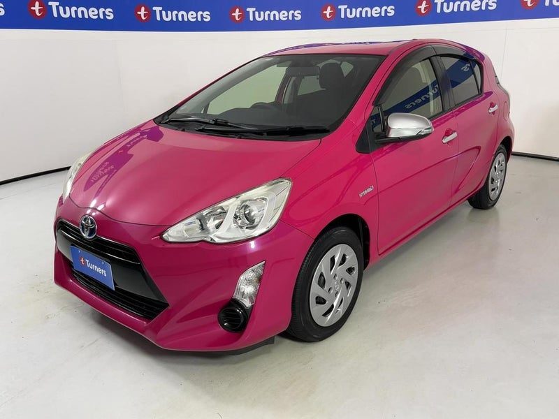 2016 Toyota Aqua, photo 3