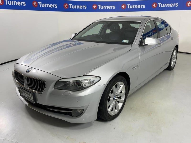 2010 BMW 5 Series 528I, photo 3