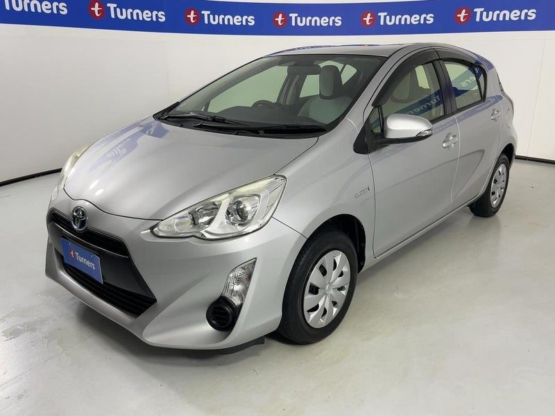 2017 Toyota Aqua, photo 3