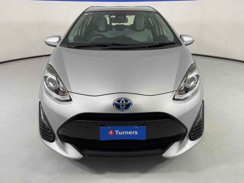 2018 Toyota Aqua, photo 2