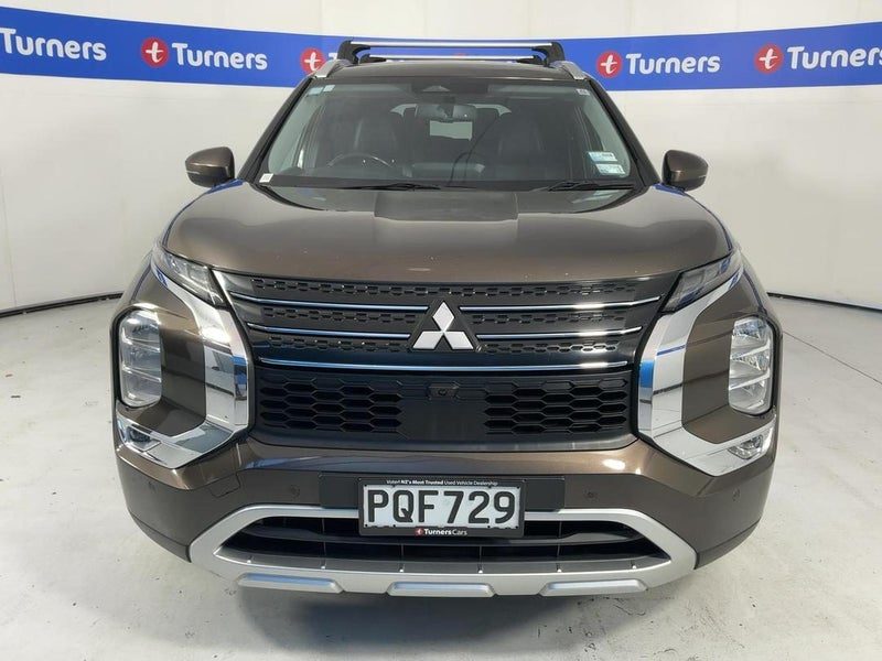 2022 Mitsubishi Outlander XLS, photo 2