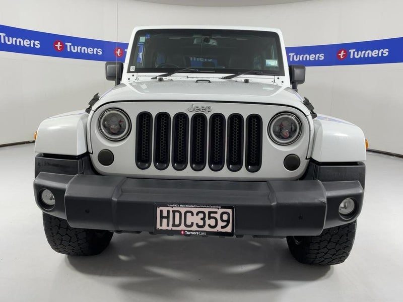 2013 Jeep Wrangler Overland, photo 2