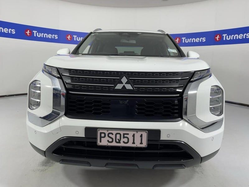 2023 Mitsubishi Outlander LS, photo 2
