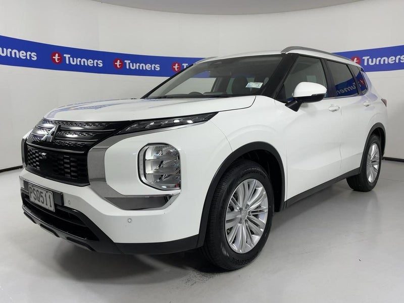 2023 Mitsubishi Outlander LS, photo 3