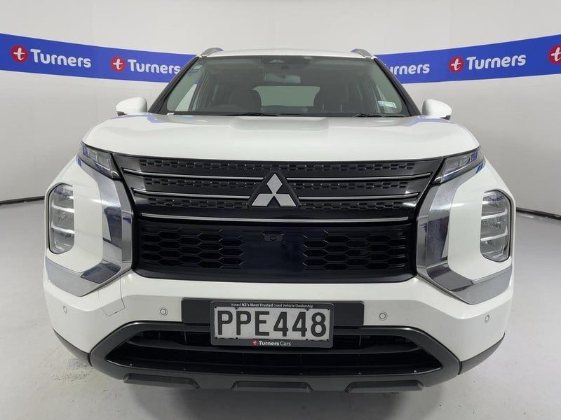 2022 Mitsubishi Outlander LS, photo 2