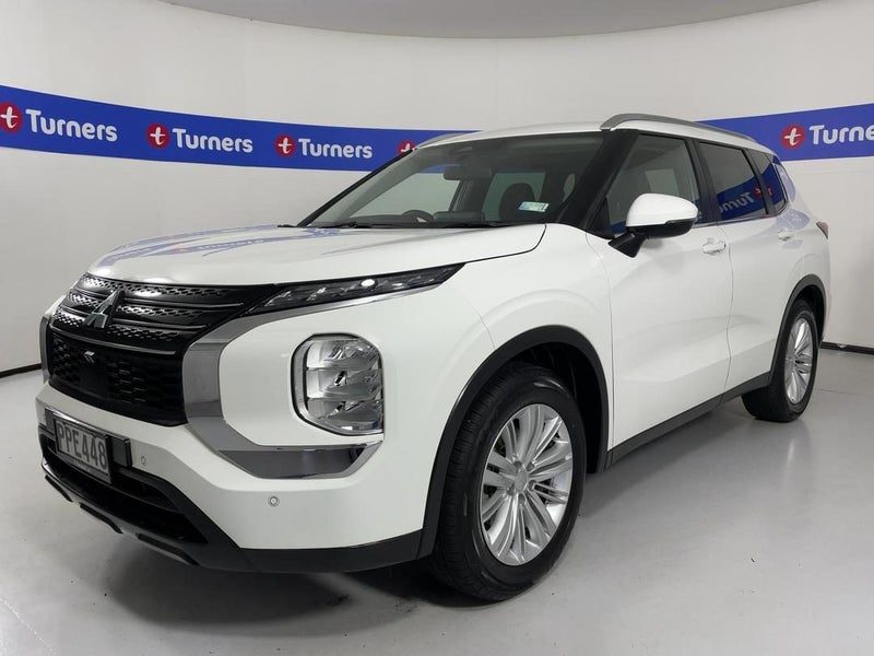2022 Mitsubishi Outlander LS, photo 3