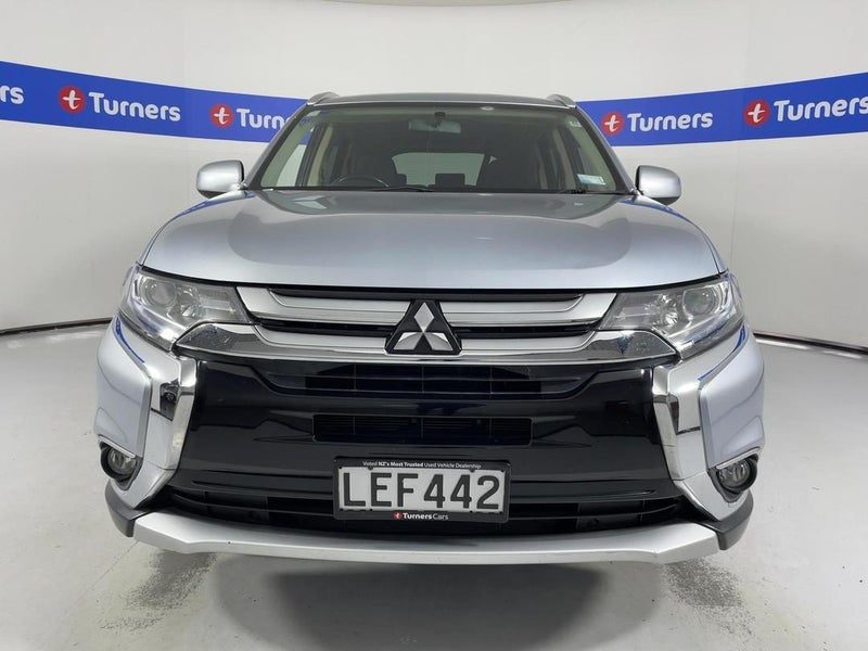 2018 Mitsubishi Outlander LS, photo 2