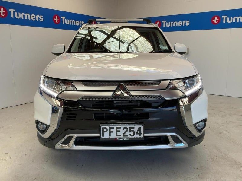 2022 Mitsubishi Outlander LS, photo 2