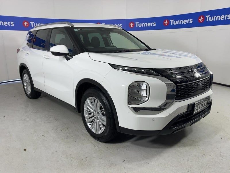 2023 Mitsubishi Outlander LS