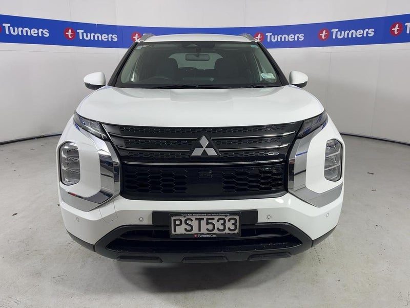 2023 Mitsubishi Outlander LS, photo 2