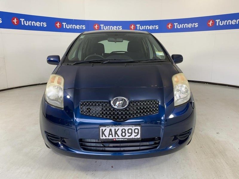 2005 Toyota Vitz, photo 2