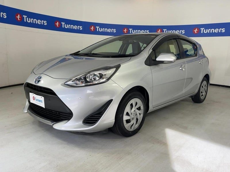 2021 Toyota Aqua, photo 3