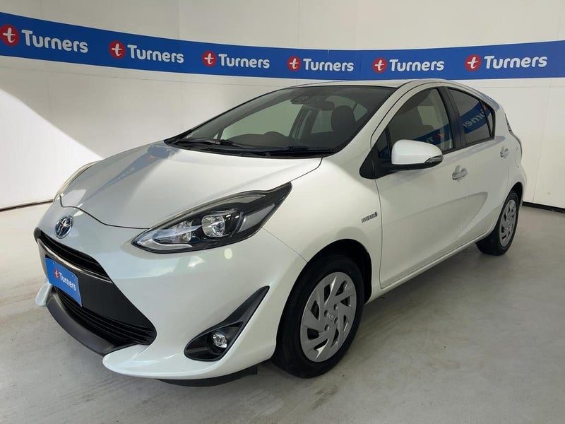 2017 Toyota Aqua, photo 3