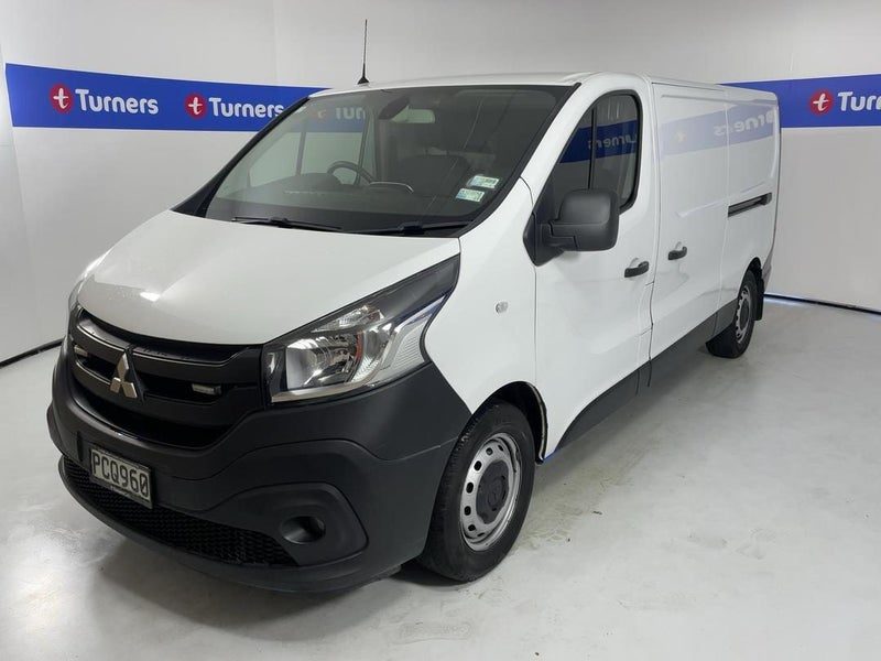 2022 Mitsubishi Express LWB, photo 3