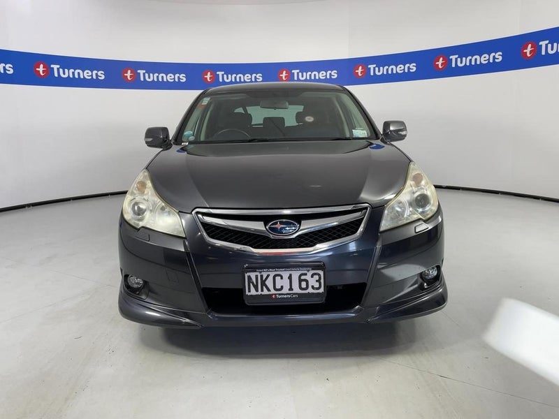 2010 Subaru Legacy, photo 2