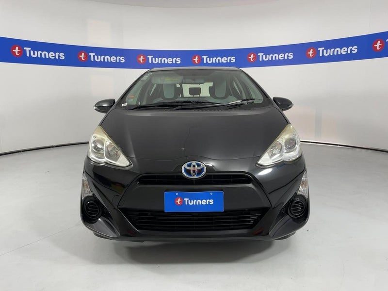 2017 Toyota Aqua, photo 2