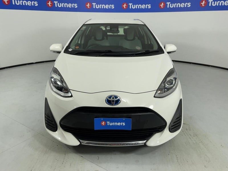 2021 Toyota Aqua, photo 2
