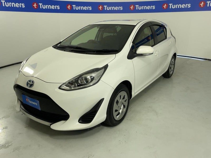 2021 Toyota Aqua, photo 3