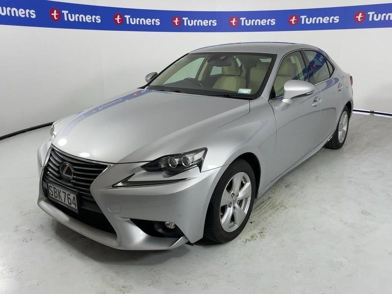 2016 Lexus IS 300h, photo 3