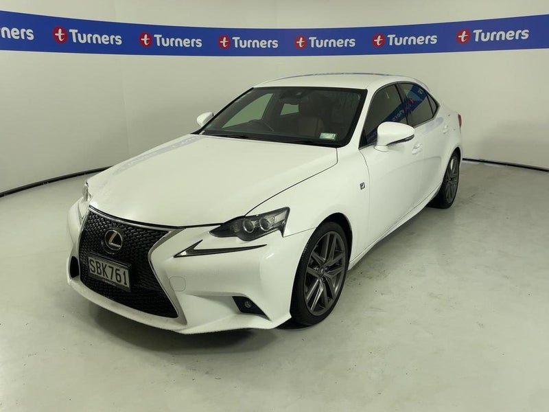 2013 Lexus IS 300h, photo 3