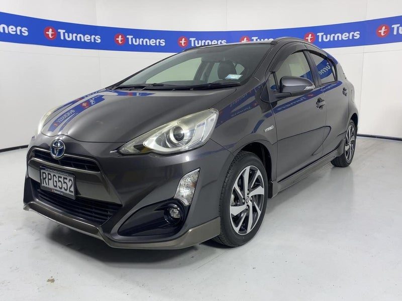 2015 Toyota Aqua, photo 3