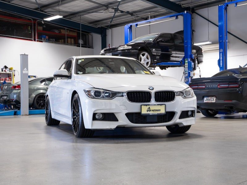 2015 BMW 320i SEDAN M SPORT AUTO 2.0L TURBO, photo 3