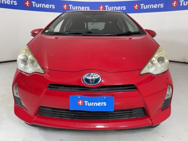 2013 Toyota Aqua, photo 2