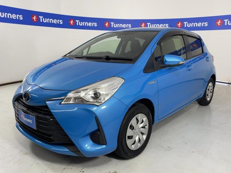 2017 Toyota Vitz, photo 3