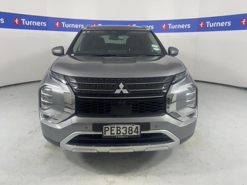 2022 Mitsubishi Outlander XLS, photo 2