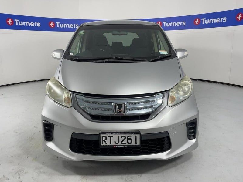 2012 Honda Freed Spike, photo 2