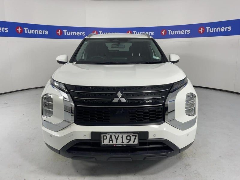 2022 Mitsubishi Outlander LS, photo 2