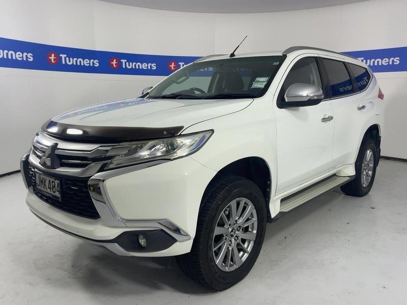 2015 Mitsubishi Pajero Sport XLS, photo 3